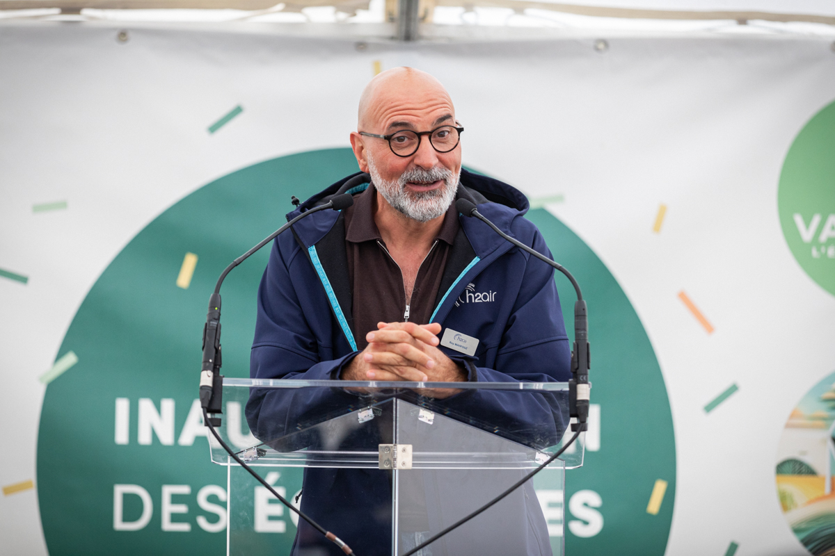 Roy Mahfouz,  président-fondateur d'H2air, pendant son discours 